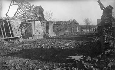A destroyed row of houses at Bullecourt, 1917 – with permission from the German Bundesarchiv - Bild 104-00733 - Photographer - o. Ang