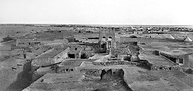 A photograph taken by Hermann Burchardt in 1904 looking east over Doha