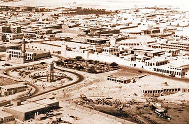 A view of the original Diwan al-Amiri building, Sheikhs’ mosque and Clock Tower – with permission from ?salat? on Flickr