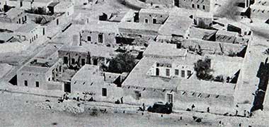 A detail of the above photo showing residential compounds in feriq al-Hitmi in 1960