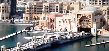 The bridge connecting the townhouse area to the island in the middle of Porto Arabia