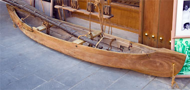 A small boat in the suq